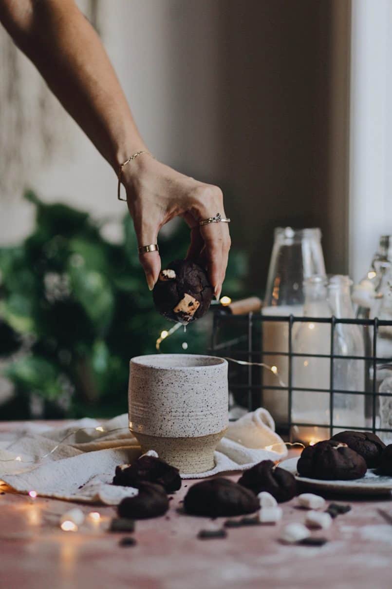 These double chocolate chunk marshmallow cookie cake pops or a vegan deserrt dream! Enjoy them the old school way with a tall glass of almond milk!