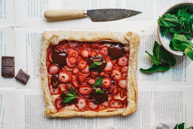 I'm baking up some bright, fresh, and oh so delicious summer vegan desserts, starting with this simple rustic vegan berry chocolate tart.