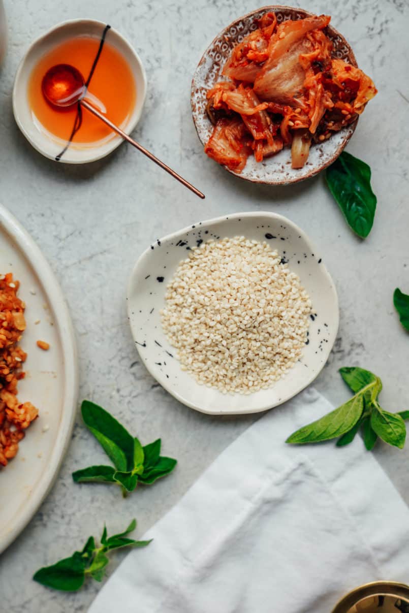 This one pot plant based kimchi fried rice is perfect to go waste free & use up those leftovers in your fridge.