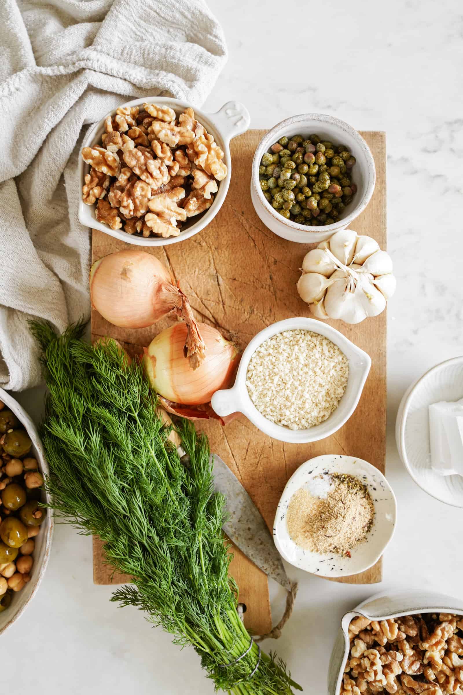 Ingredients for walnut meatballs